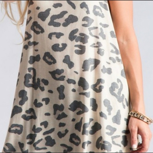 🖤 Leopard Sublimated Racer Back Tank 🖤 - Picture 5 of 5